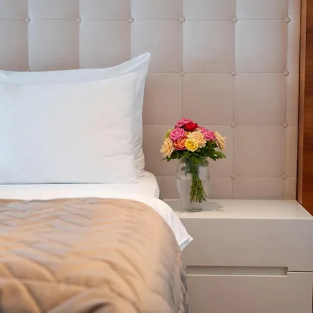 Hotel Garni Centar 4*