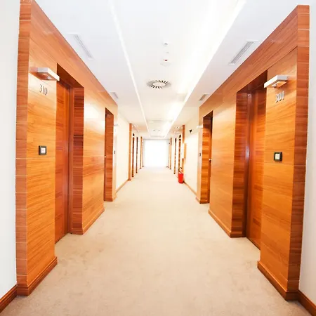 Hotel Garni Centar 4*