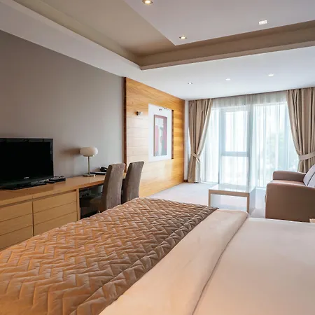 Hotel Garni Centar 4*